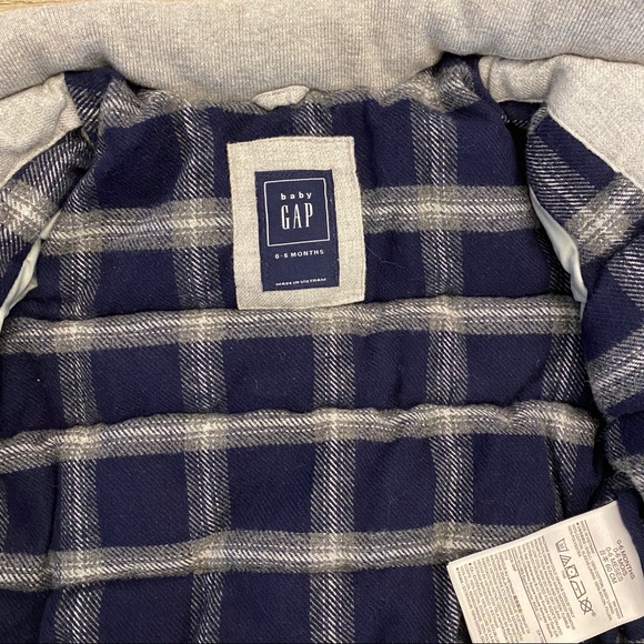 SOLD: Gap Coat 0-6 months - Picture 4 of 6
